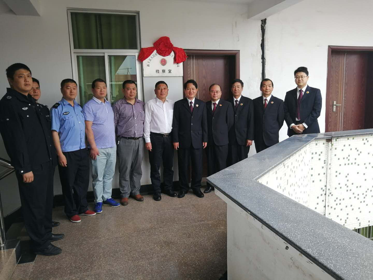 新干县检察院派驻县水利局检察室挂牌成立